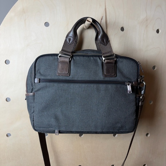 Tumi Alpha Bravo Everett Essential Tote Gray/Brown Exterior - Picture 4 of 16